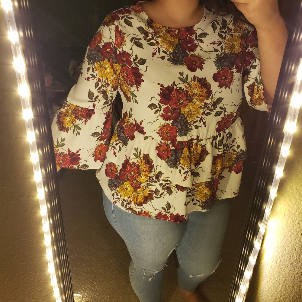 White floral print top